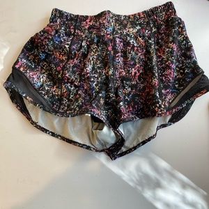 Lululemon Hotty Hot Shorts Floral Spray Multi Size 2 low rise